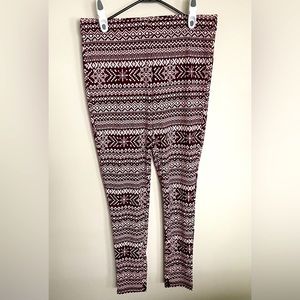 Maurices Snowflake Leggings Women’s Large Burgundy